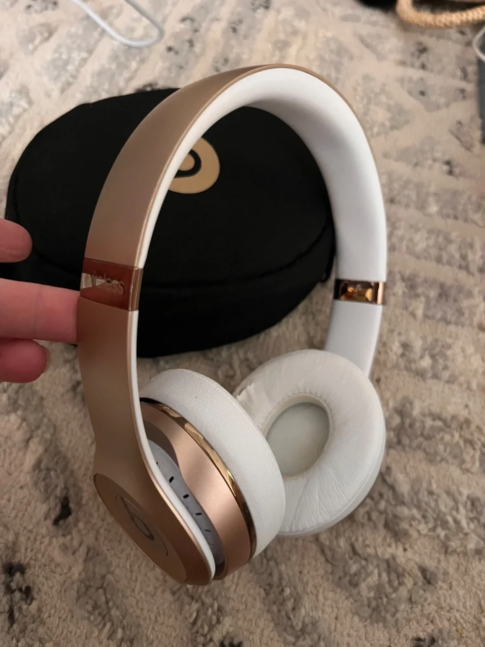 Beats Solo3 Wireless Headphones- Gold
